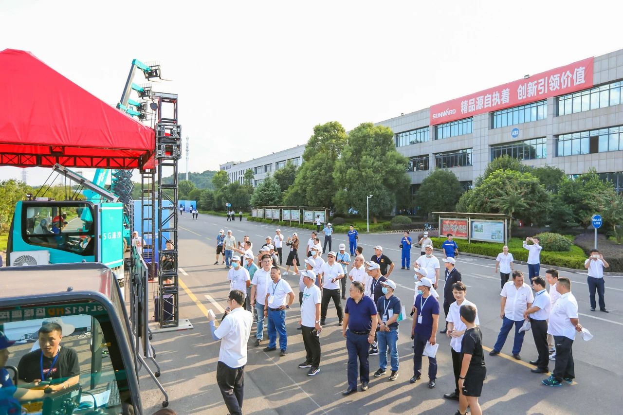 Զ������+������ѵ��ȫ�����5G���ط�����ѵ�ǻ�ƽ̨�ܳ�����