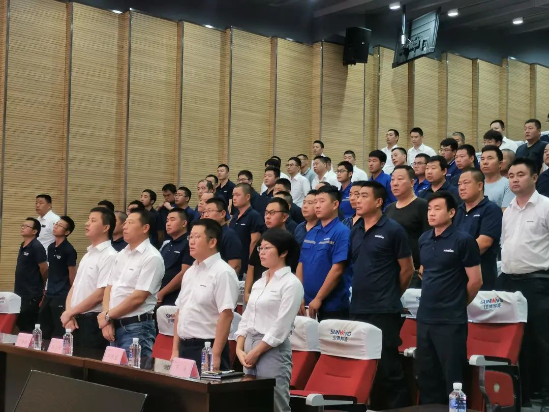20210926085533_12532 qyh球友会官网智能挖掘机事业部启动2021服务技术评定暨服务万里行总结大会