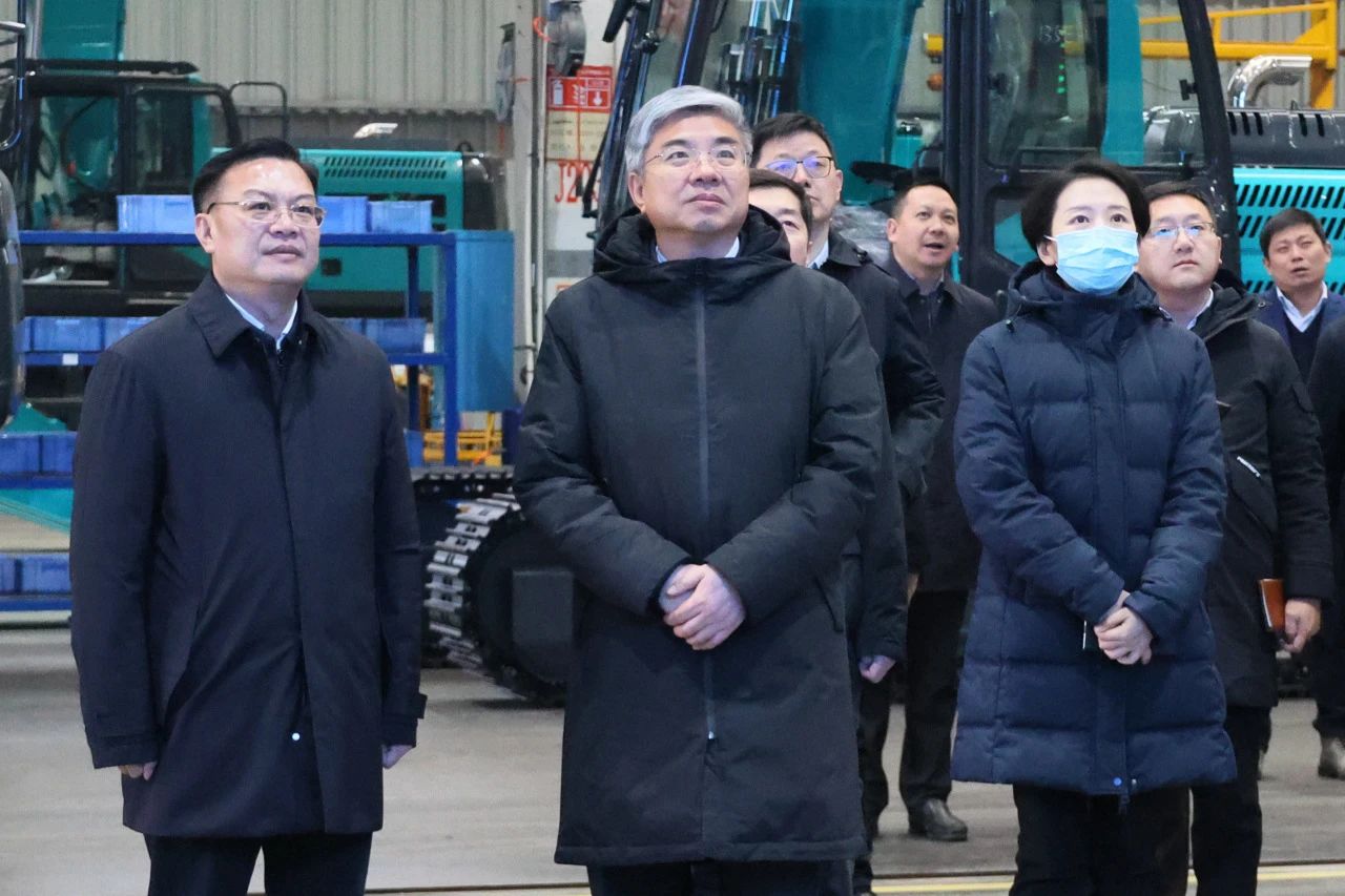 商务部部长助理唐文弘调研qyh球友会官网智能
