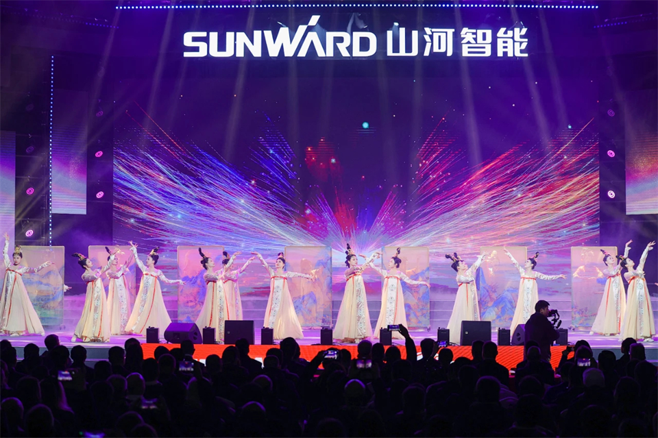 20241127151540_63318 创新引领价值 梦想成就未来——庆祝qyh球友会官网智能成立25周年赞美大会暨文艺晚会隆沉进行